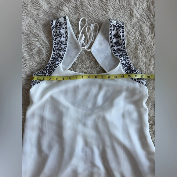 BCBG Generation White Embroidered Chiffon Mini Dress with Open Back Size M - Picture 10 of 16